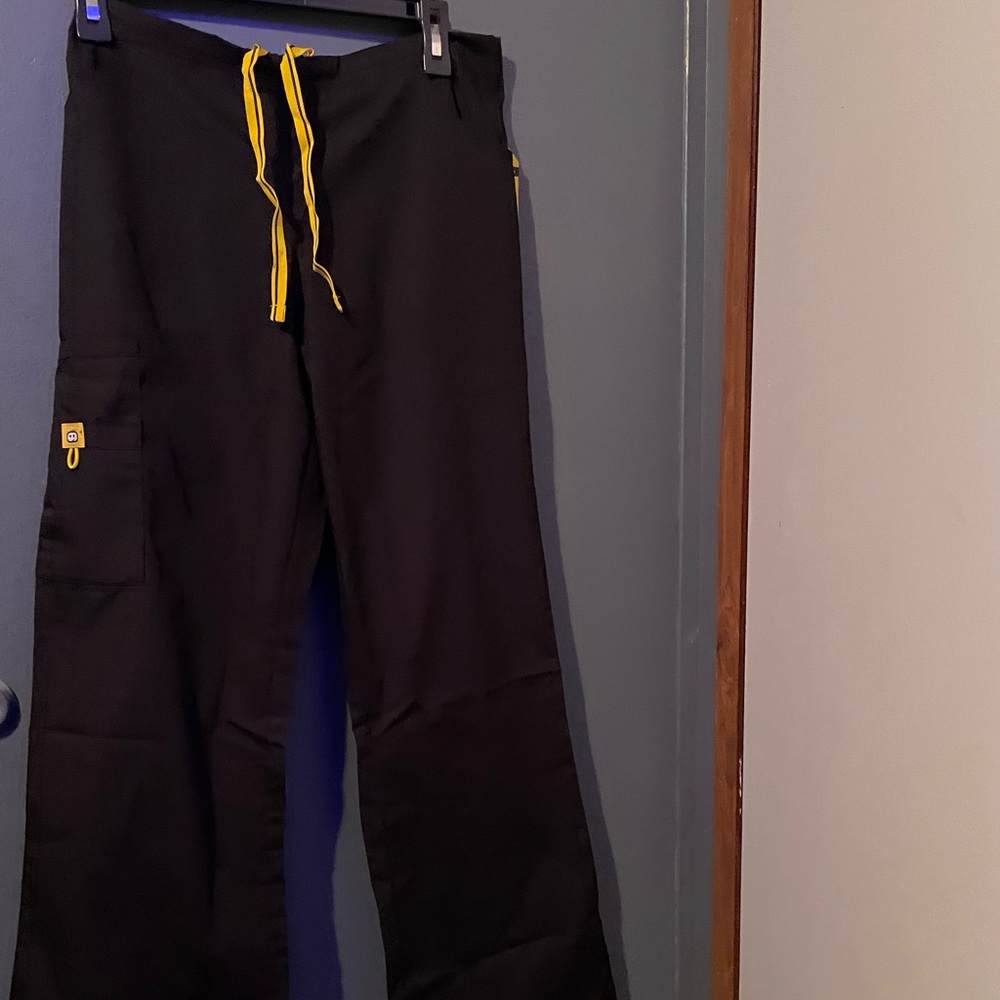 Wonder Wink Women’s Scrub Pants